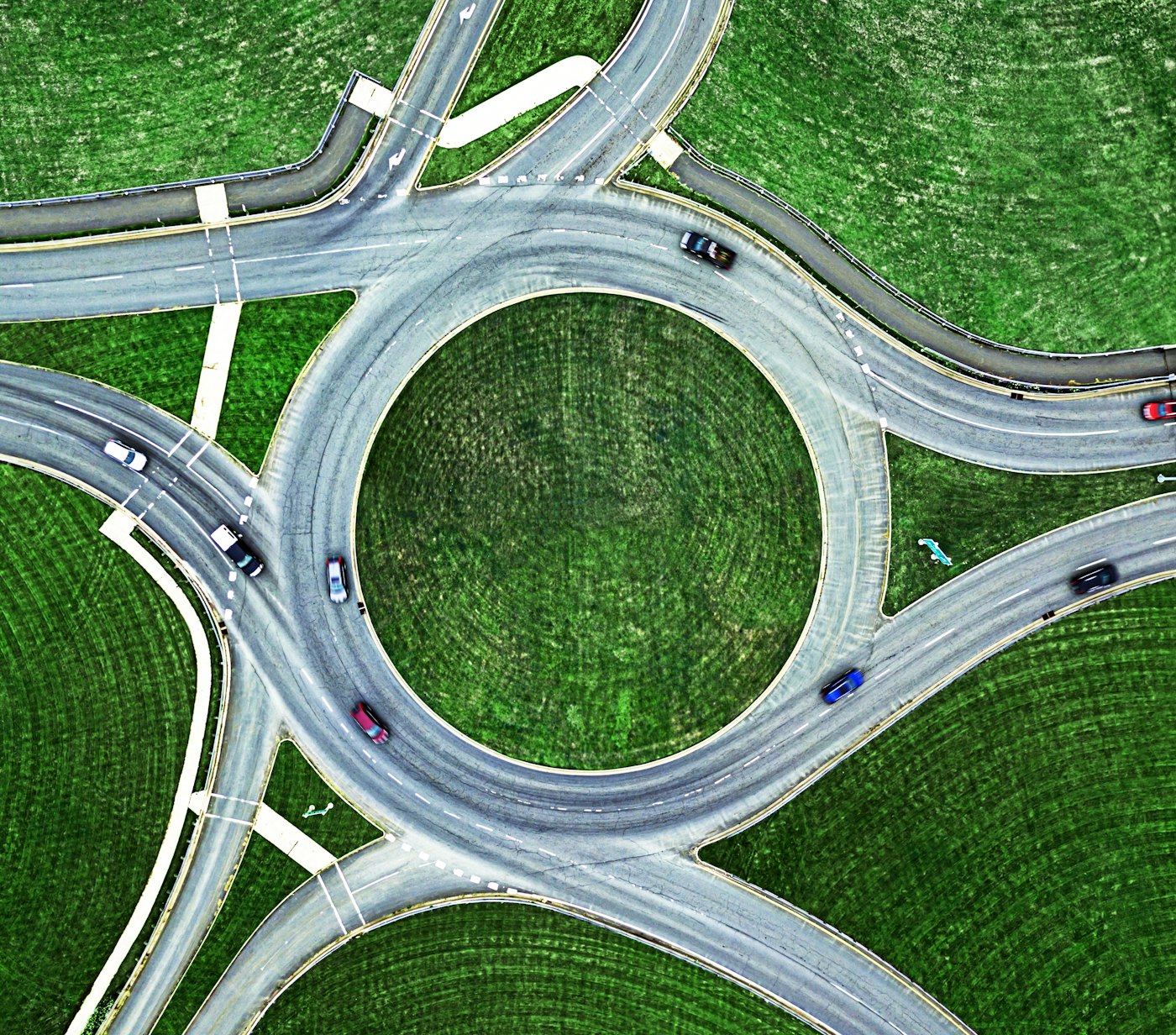 Roundabout road cars