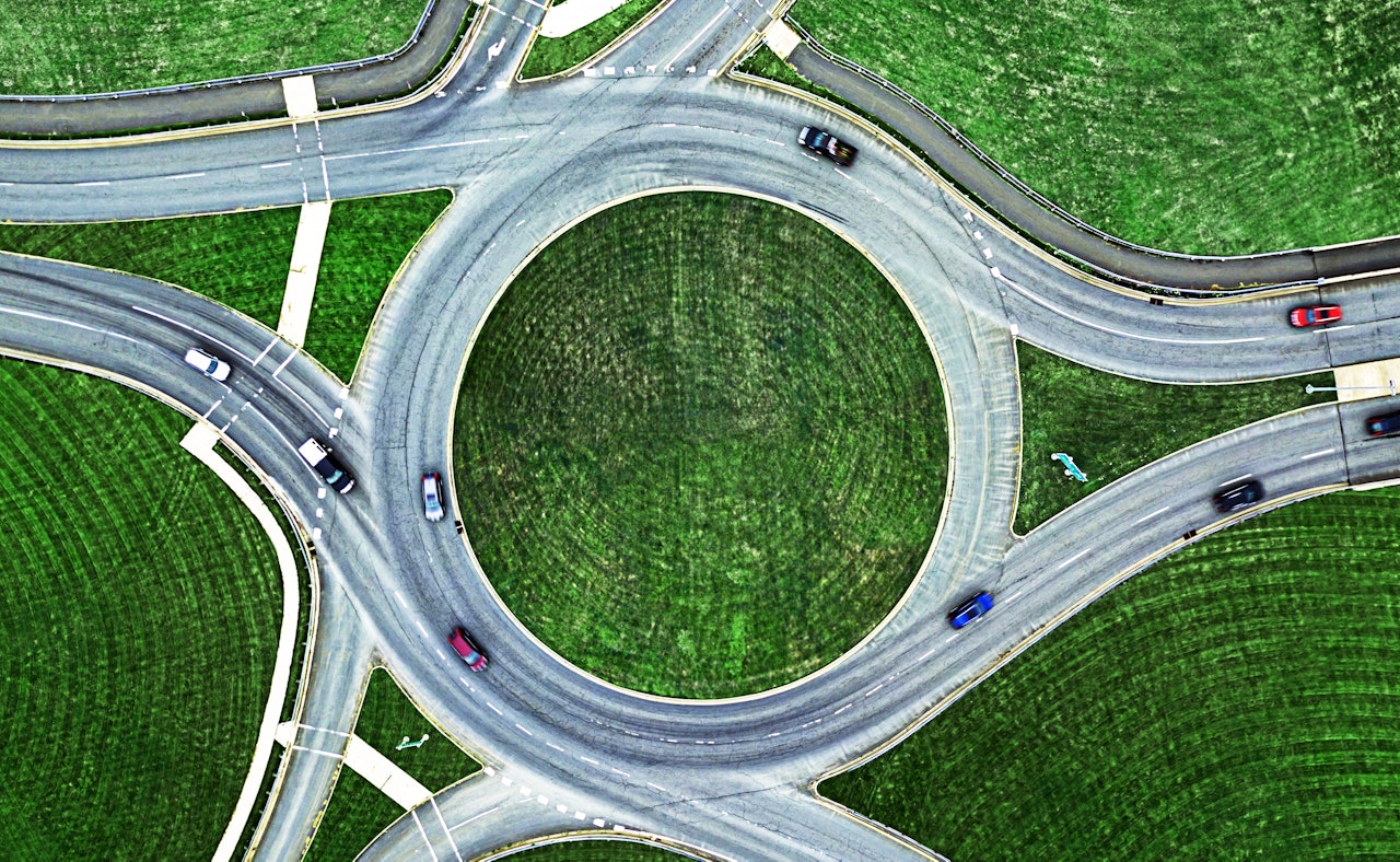 Roundabout road cars