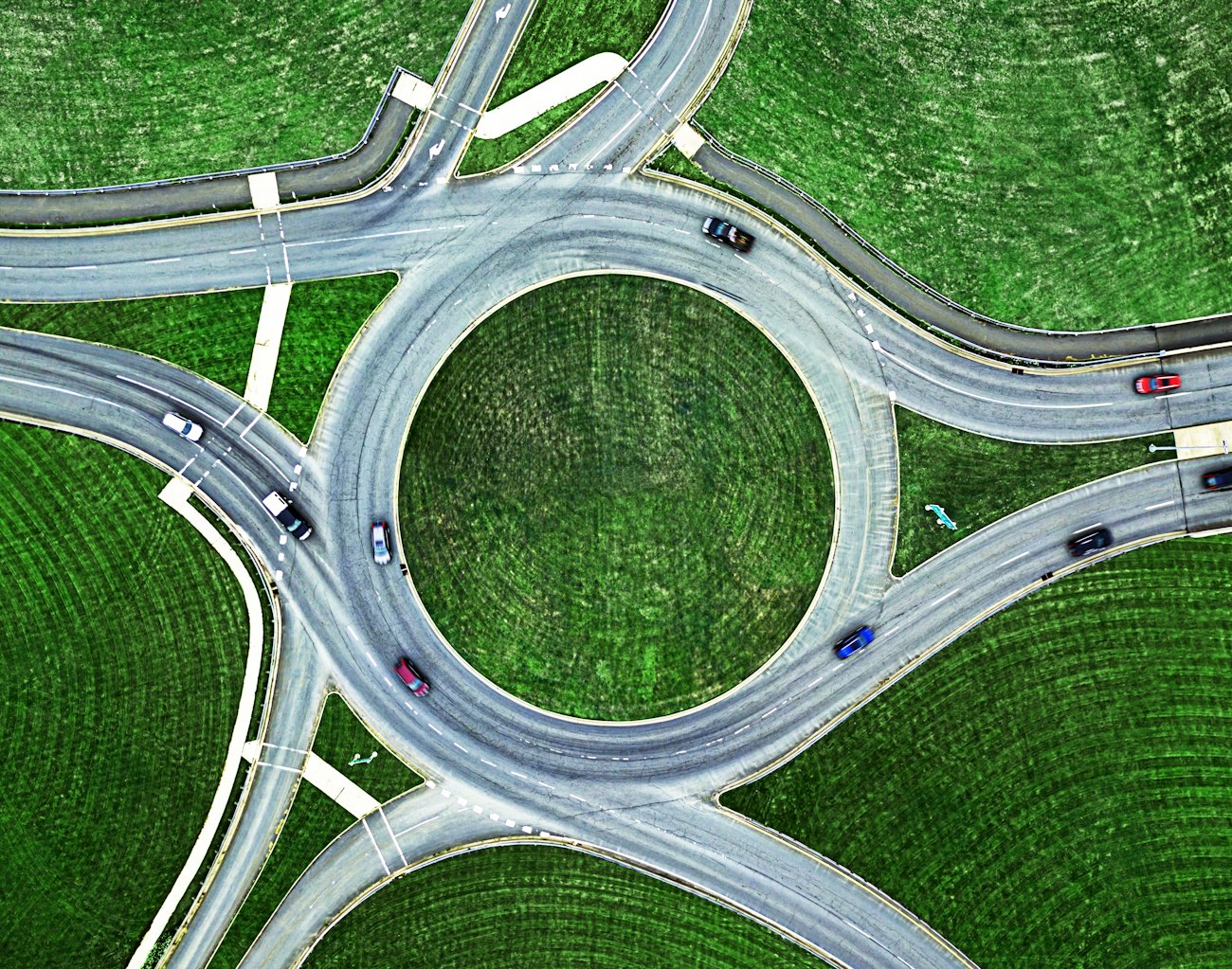 Roundabout road cars