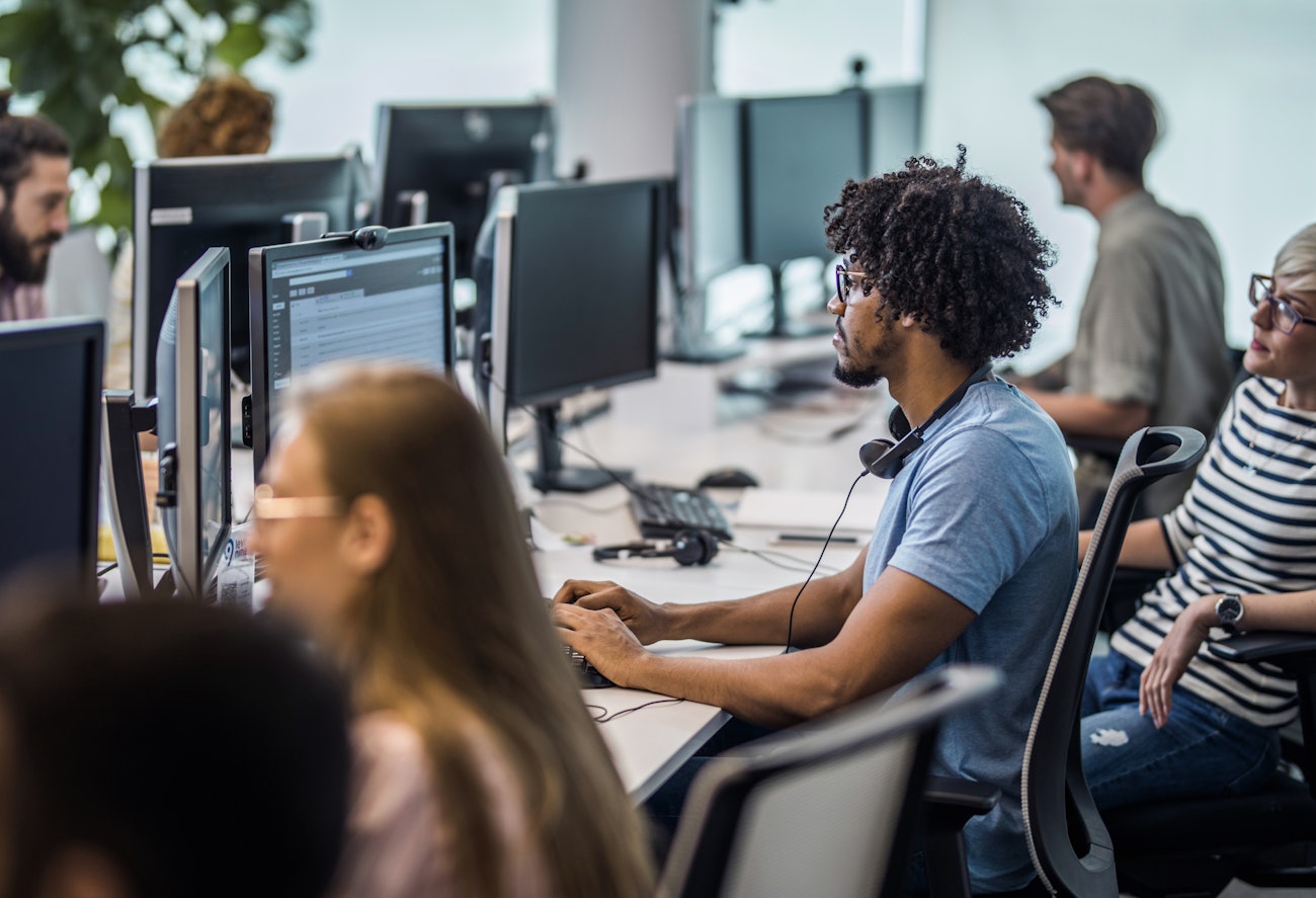 Cybersecurity engineer expert desktop office