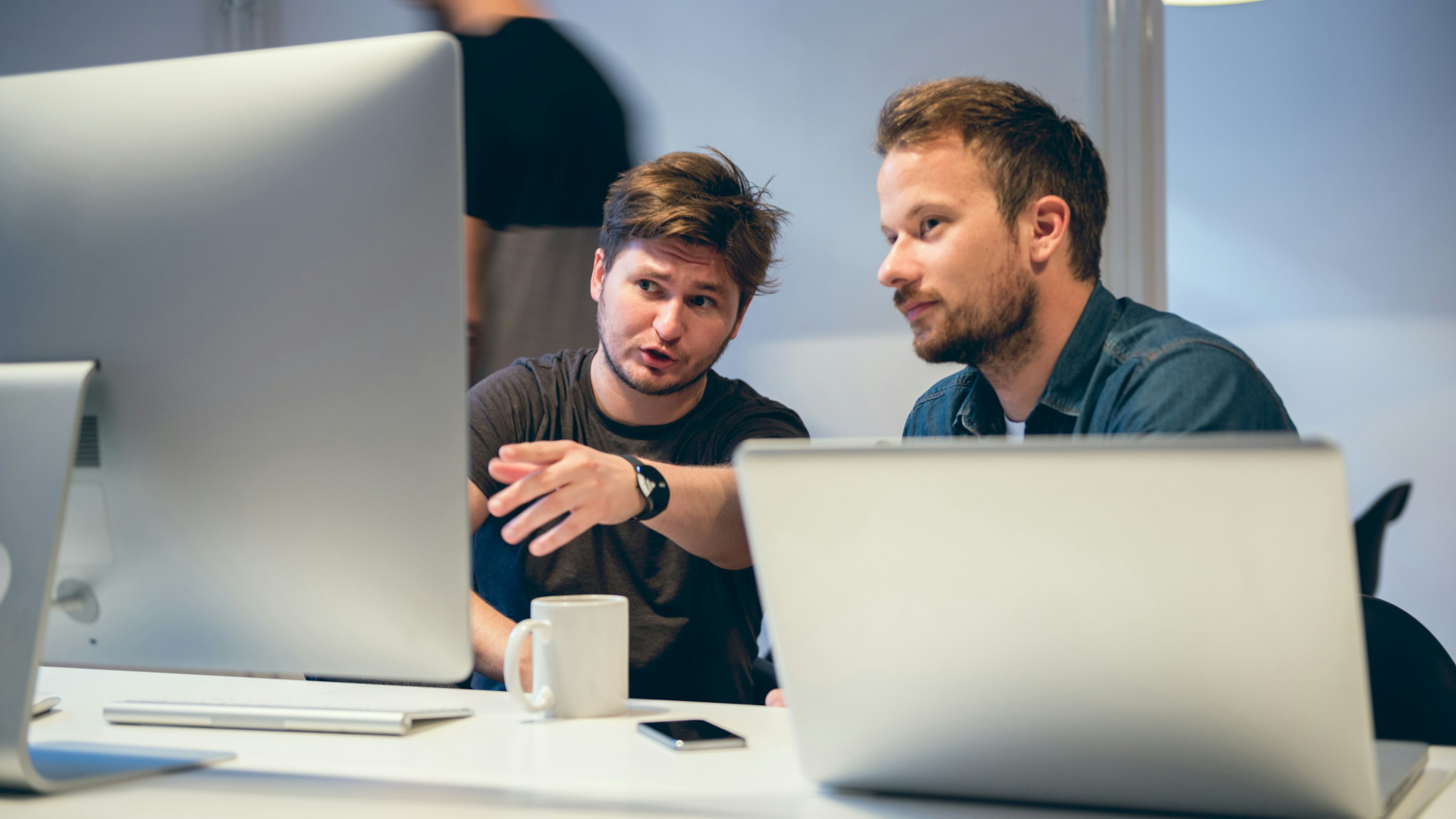 Two support engineers discussion