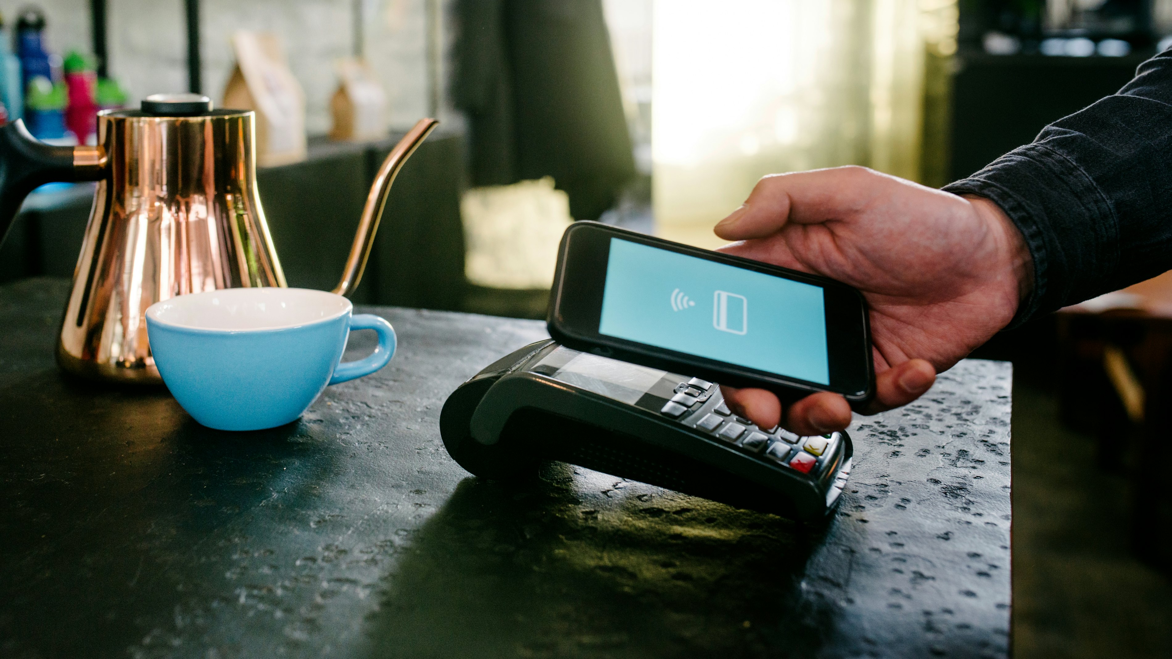 Wireless payment retail smartphone