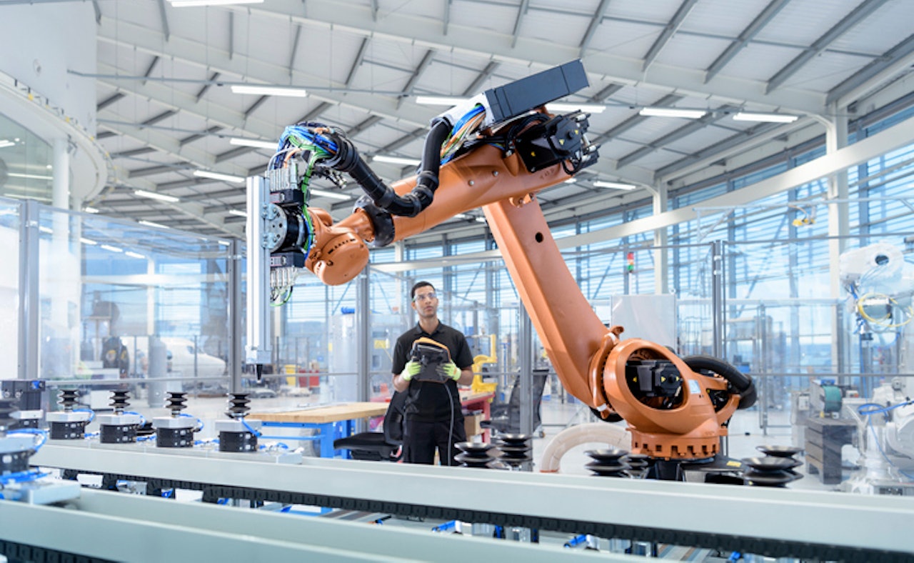 Manufacturing robotic arm