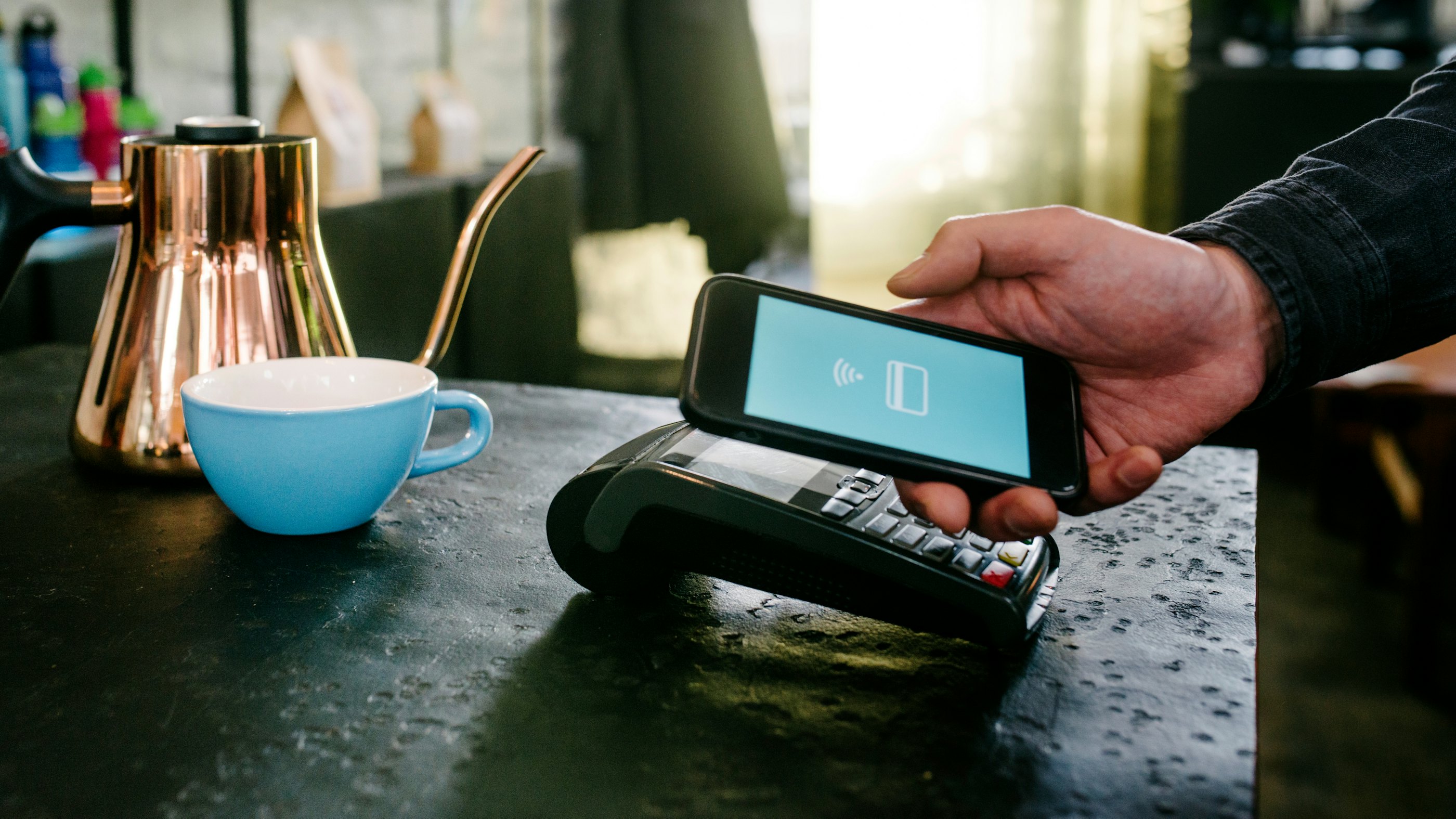 Wireless payment retail smartphone