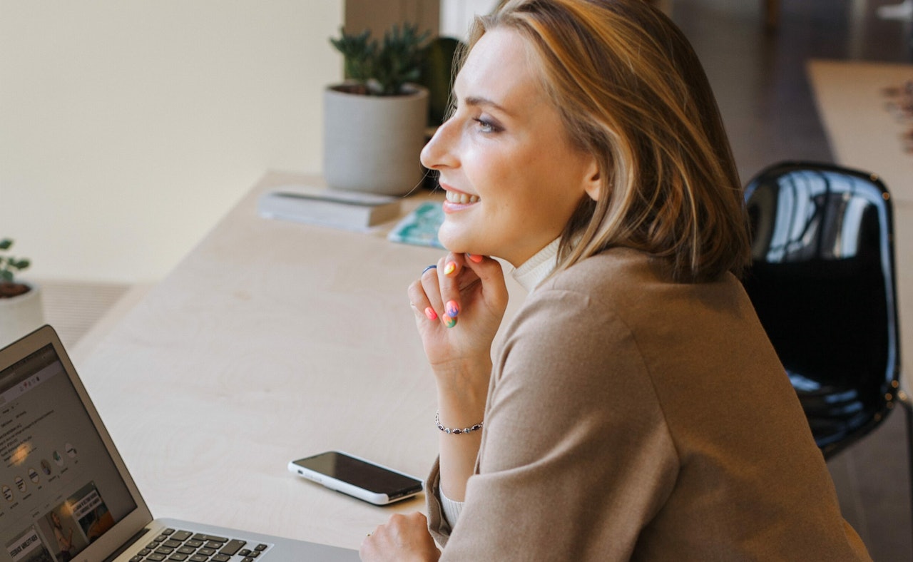 Business woman with laptop