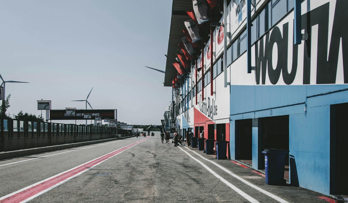 Pexels tomverdoot 1571882