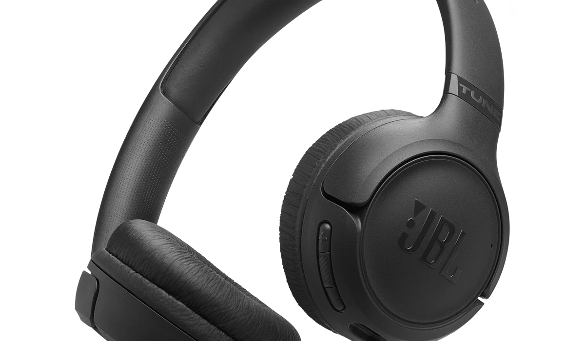 01 LS JBL Tune 530 BT Product Image Hero Black