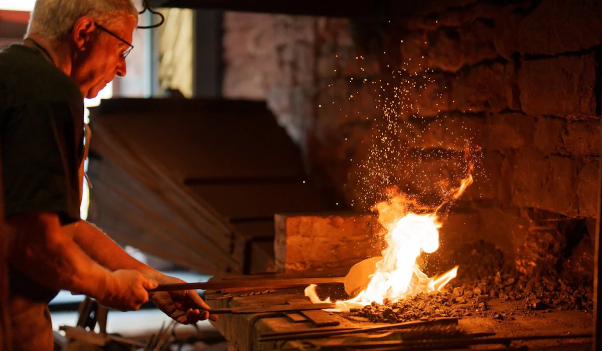 258001163 blacksmith display 1 1600x900