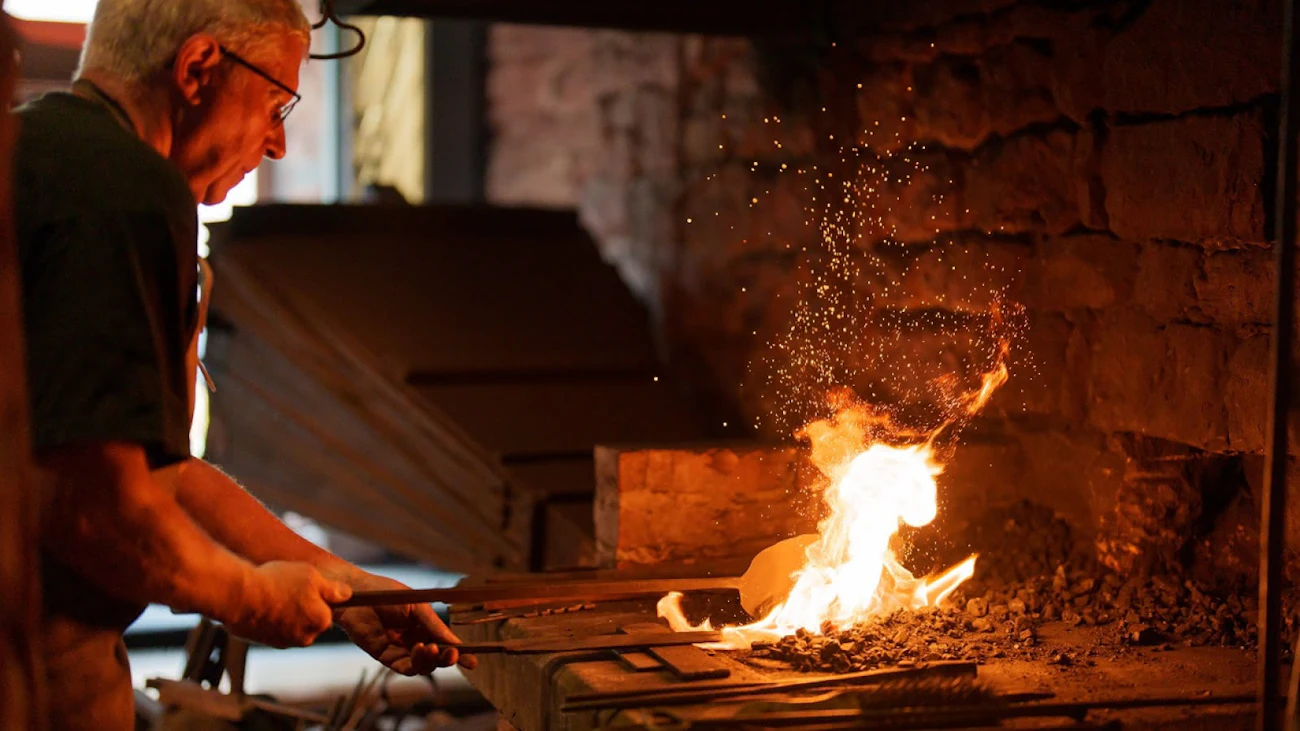258001163 blacksmith display 1 1600x900