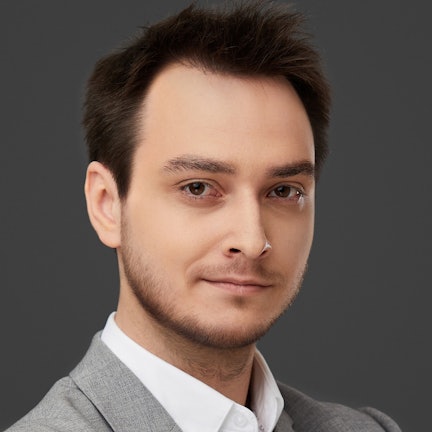 Paweł Skowroński szare portret