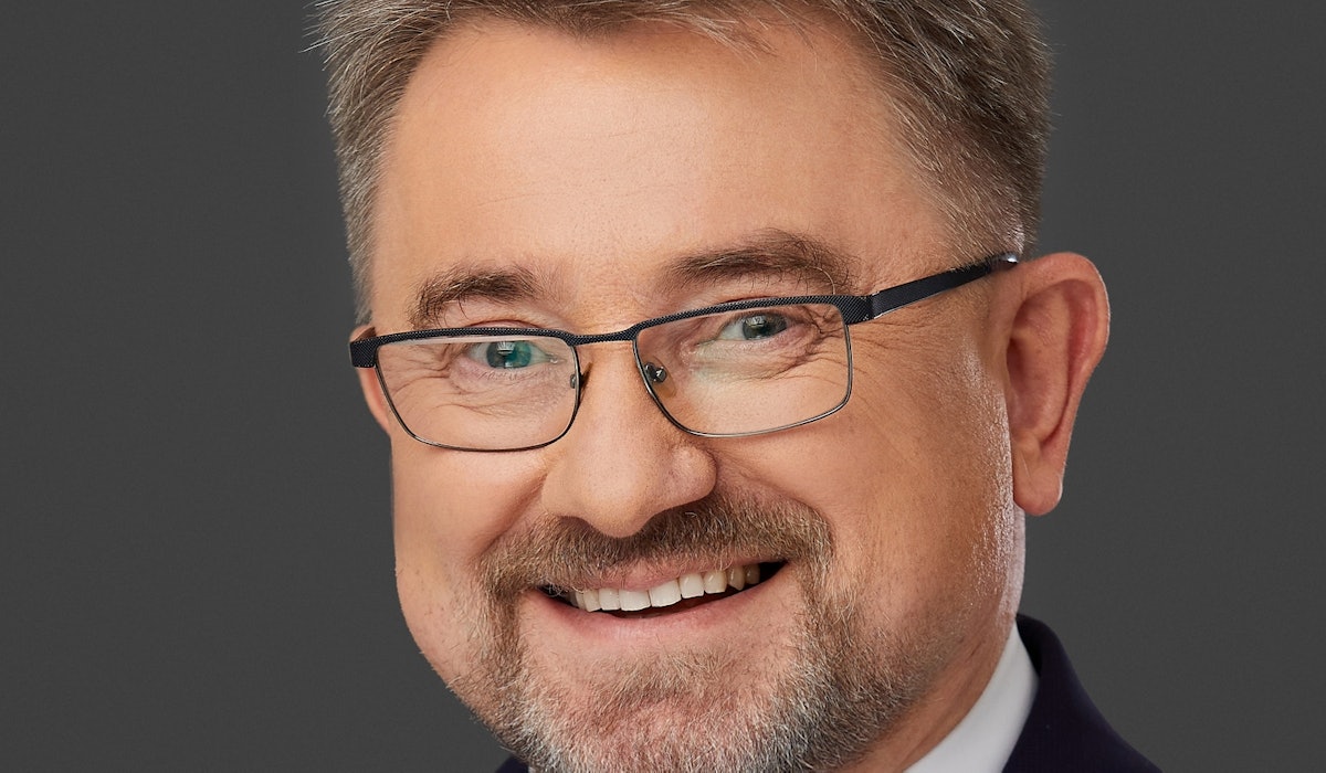 Jarosław Mielcarek szare portret