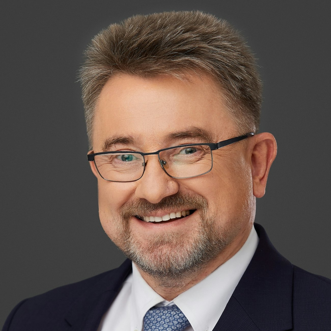 Jarosław Mielcarek szare portret